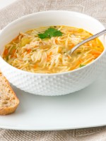 Receta de sopa de pollo con fideos