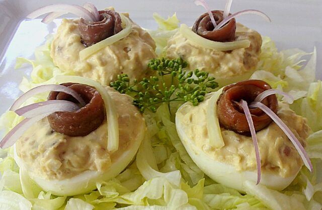 Receta de huevos rellenos con anchoas