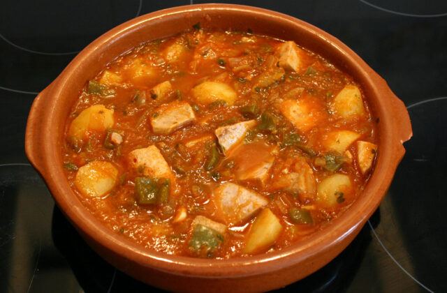 Receta de receta de marmitako de salmón Receta de marmitako de salmón