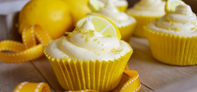 Receta de receta de buttercream de limón Receta de buttercream de limón