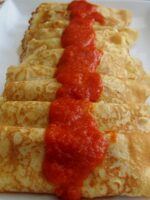 Receta de crepes con salsa roja