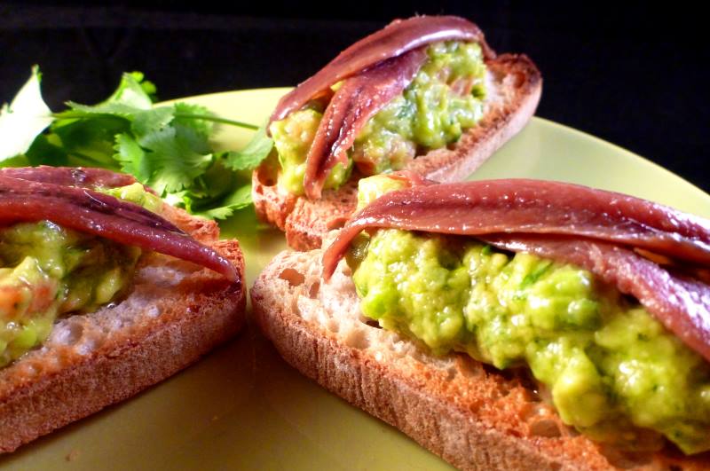 Receta de guacamole con anchoas 