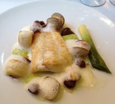 Receta de rodaballo al horno a la gallega - Unareceta.com