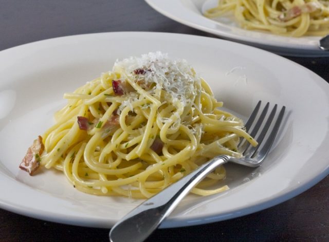 Receta de receta de espaguetis a la carbonara con nata Receta de espaguetis a la carbonara con nata