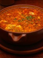 Receta de sopa de ajo con chorizo