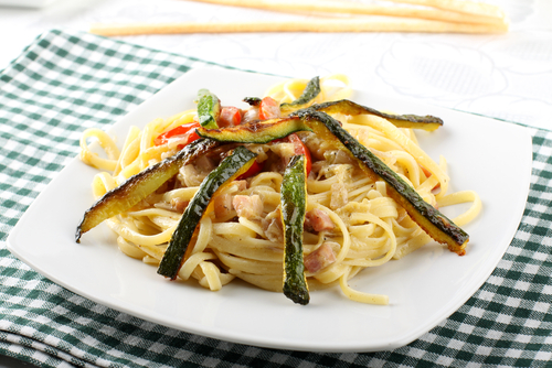 Receta de espaguetis con verduras y nata