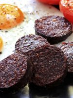 Receta de huevos estrellados con morcilla