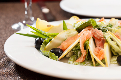 Receta de ensalada de salmón ahumado y manzana 