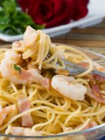 Receta de espaguetis con gambas y gulas