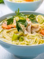 Receta de caldo de gallina con fideos