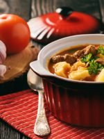 Receta de caldo de carne con patatas