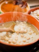 Receta de caldo de gallina con garbanzos