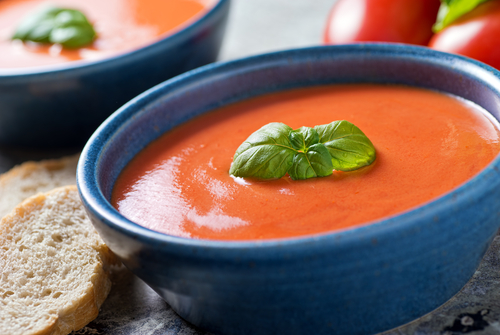 Receta de sopa de tomate con albahaca